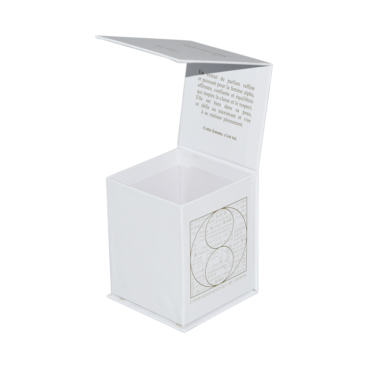 Boîte-cadeau magnétique en carton rigide de lèvre de rabat blanc mat pour l'emballage de parfum avec des motifs de feuille chaude d'or  