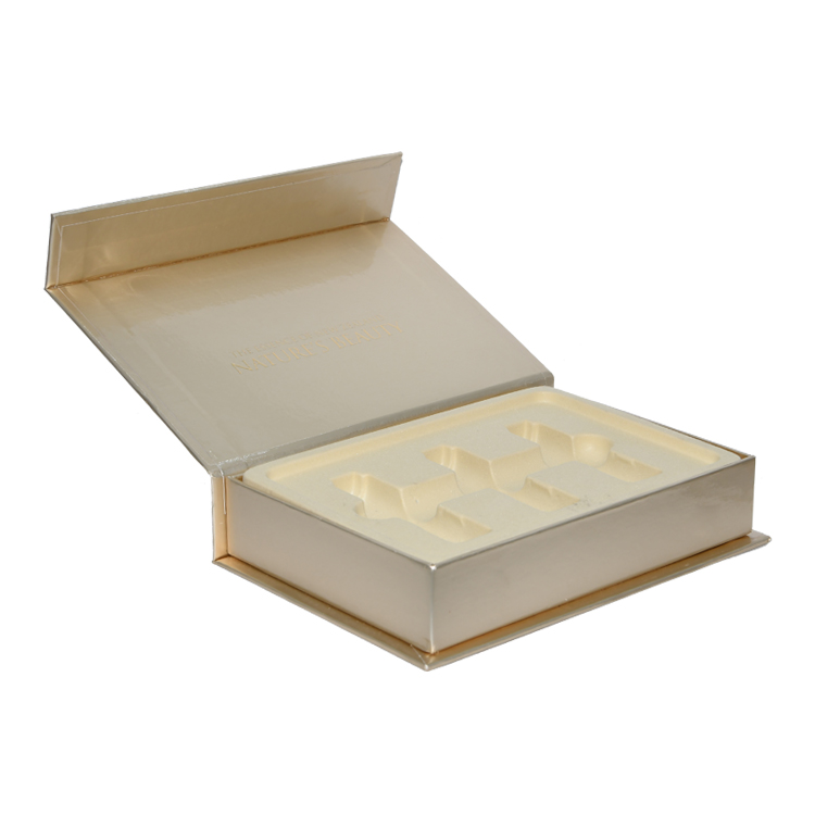  Персонализированные золотые магнитные подарочные коробки с золотым пластиковым держателем для упаковки косметики по самой низкой цене в Китае  