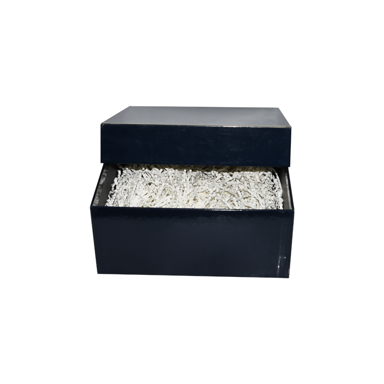  Custom Printed Gift Packaging Boxes Luxury Made Rigid Gift Boxes with Shredded Tissue Paper and Golden Line  
