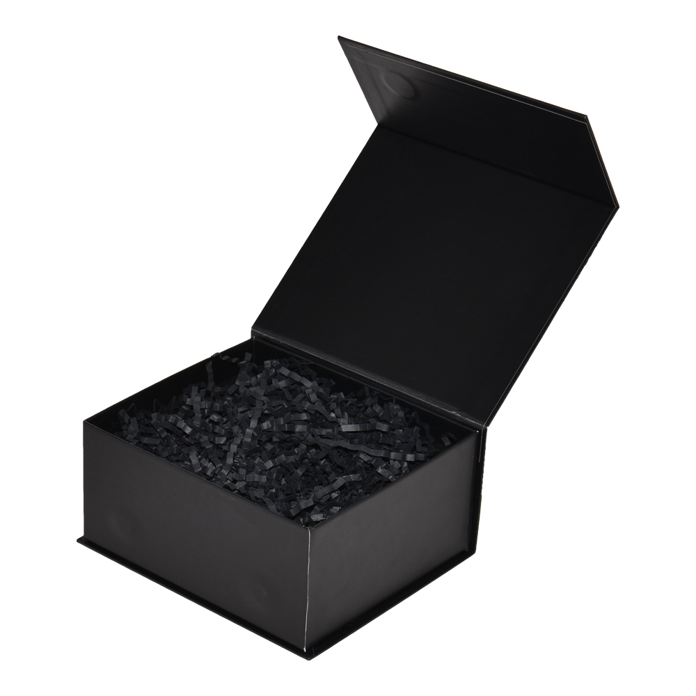  Элегантная матовая черная подарочная коробка с жестким магнитным замком и держателем для измельченной салфетки для упаковки косметики  