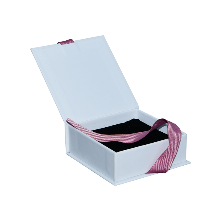 Boîte d'emballage de bijoux de stockage de boîte en carton d'emballage cadeau magnétique écologique à rabat avec support en velours  