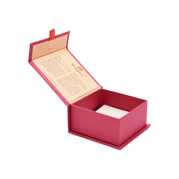  Boîtes-cadeaux de présentation de bijoux à fermeture magnétique en gros avec inserts en mousse et logo d'estampage à chaud en or  