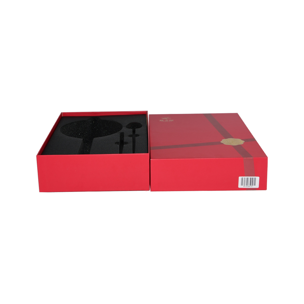 Geschenkbox aus rotem starrem Karton mit Deckel und Boden für Geschirrverpackungen und Kochgeschirrverpackungen mit Schaumstoffhalter  