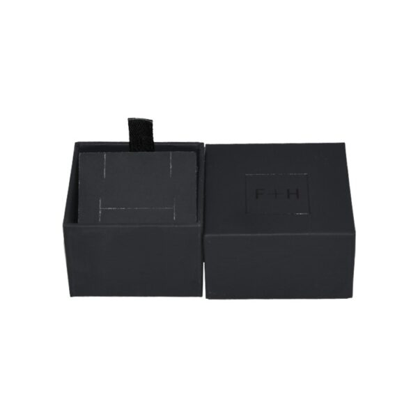 Caixas de jóias com tampa e base de papel de toque suave de melhor qualidade e preço mais barato com tabuleiro de veludo e logótipo gravado Caixas de jóias com tampa e base de papel de toque suave de melhor qualidade e preço mais barato com tabuleiro de veludo e logótipo gravado