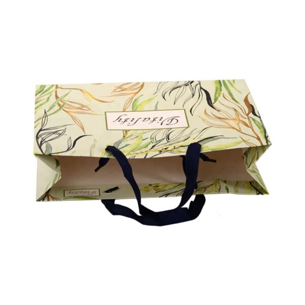 Custom Products Boutique Carrier Bags Packaging Bag Foldable Reusable Paper Shopping Bag with Logo
