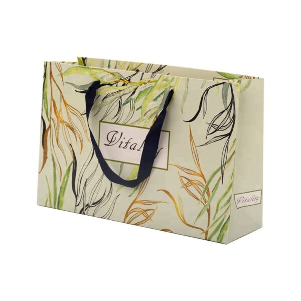 Custom Products Boutique Carrier Bags Packaging Bag Foldable Reusable Paper Shopping Bag with Logo