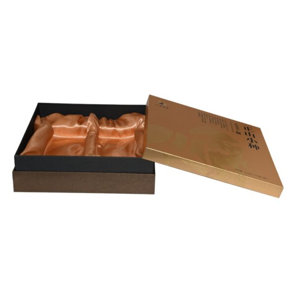 Fancy Paper Luxury Packaging Gift Boxes Lid and Base Gift Boxes for Artisan Tea Packaging with Satin Holder
