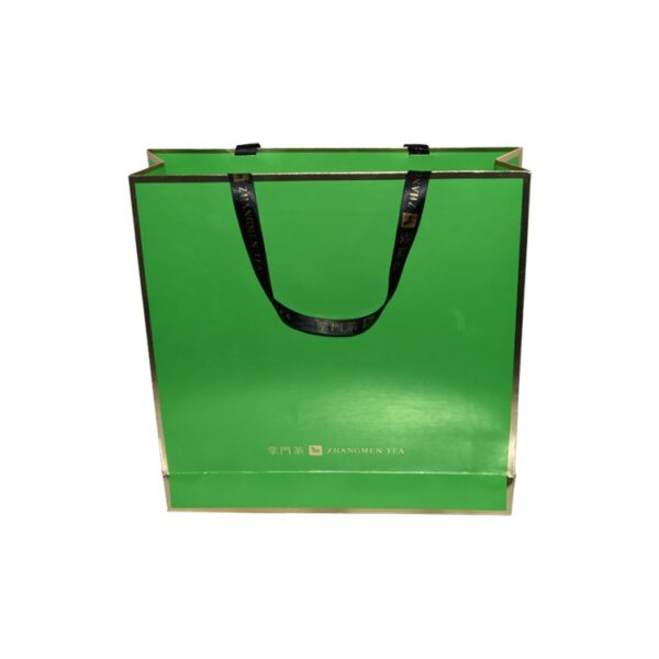 Luxury Cardboard Gift Bags Paper Shopping Bags Wholesale with Silk Handle and Gold Hot Foil Stamping Logo