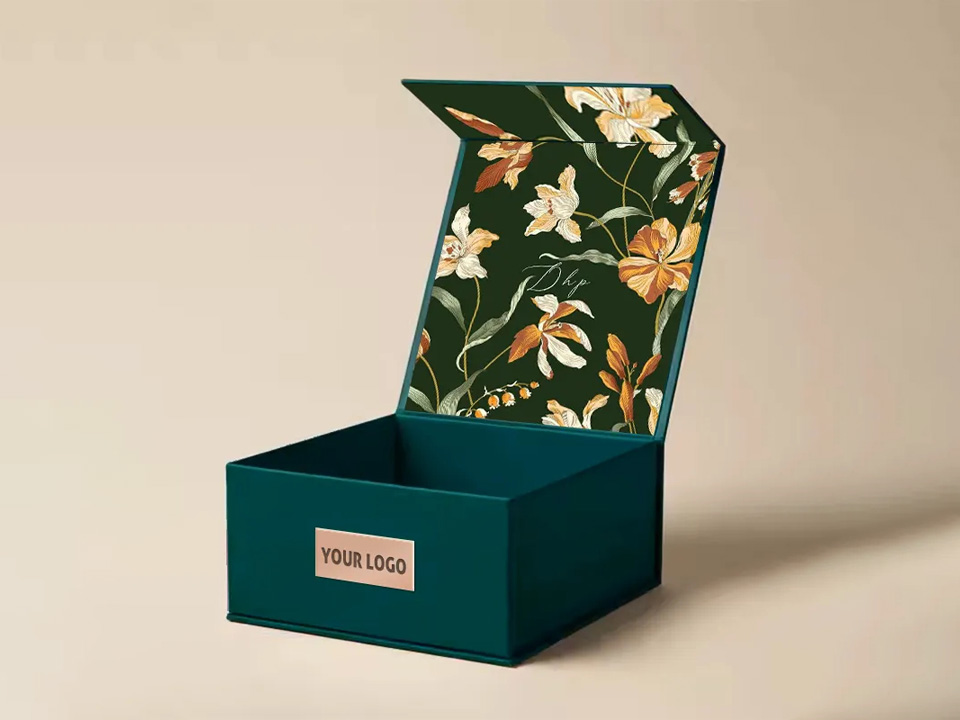 How to tell a brand story through a gift box? 2 gift box