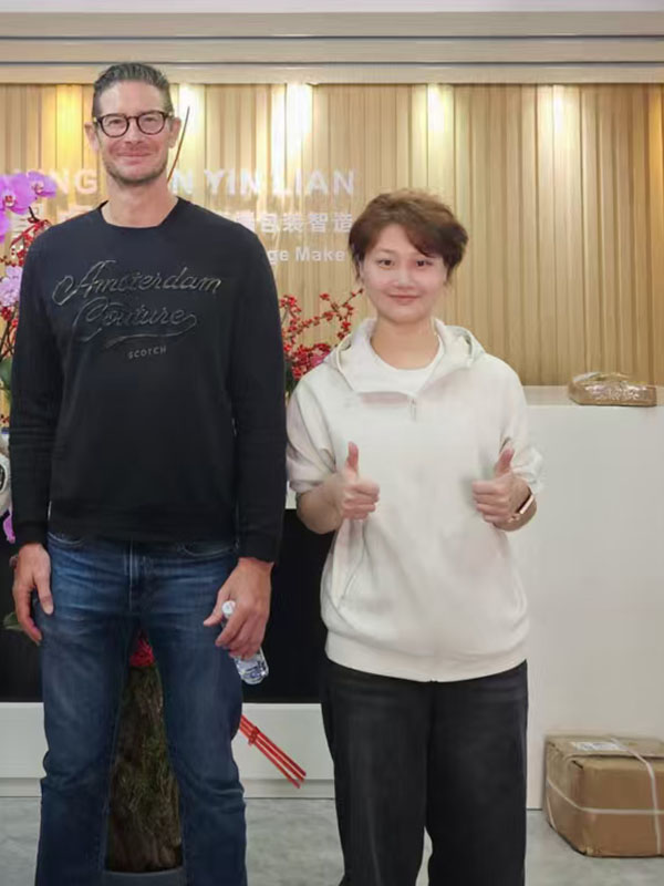 About Us 17 Customer Visiting