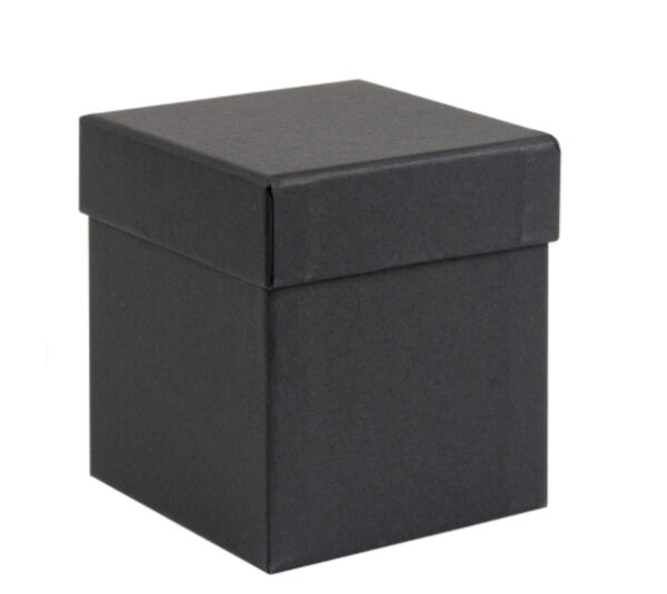 Zweiteilige Geschenkbox aus festem Karton in Würfelform für kleine Geschenke
