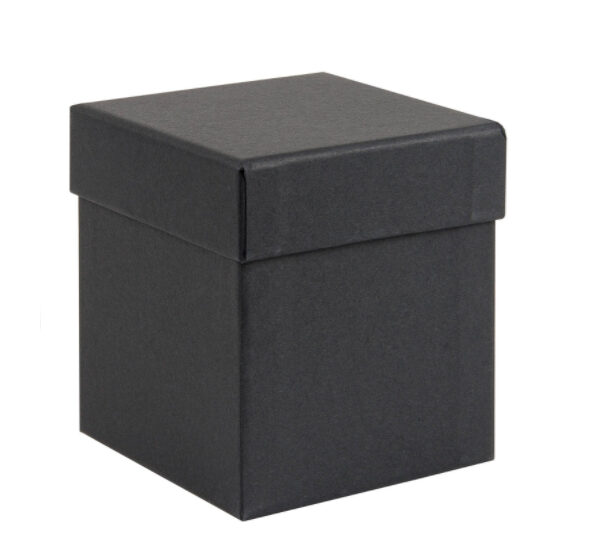 Zweiteilige Geschenkbox aus festem Karton in Würfelform für kleine Geschenke Zweiteilige Geschenkbox aus festem Karton in Würfelform für kleine Geschenke