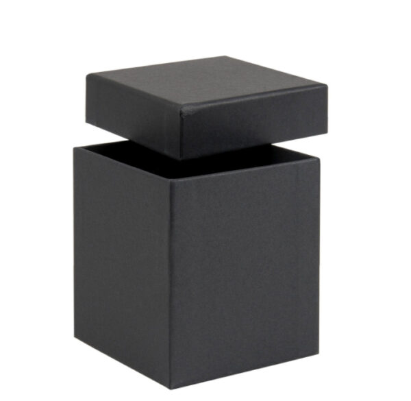 Zweiteilige Geschenkbox aus festem Karton in Würfelform für kleine Geschenke